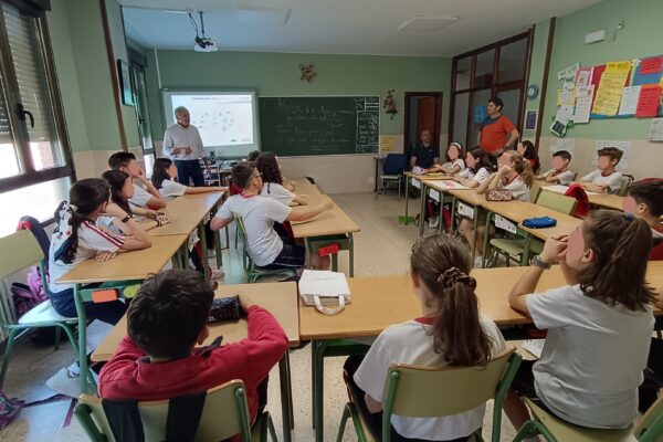 Finaliza la iniciativa “Uso y No Abuso” liderada por Aetical que ha sensibilizado sobre la prevención de la tecnoadicción a 35 colegios de Castilla y León y sus cerca de mil alumnos de 6º de primaria.